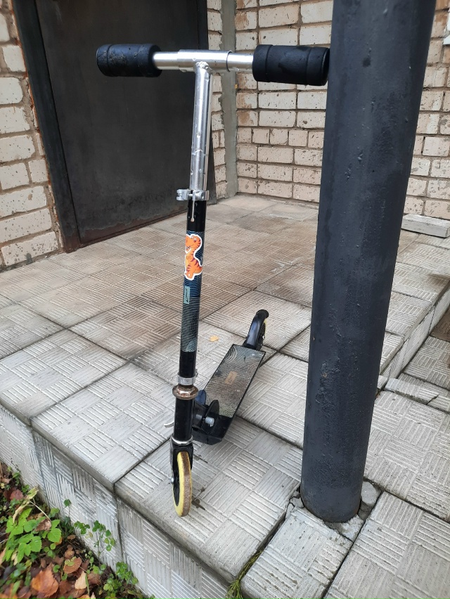 Добрый день!
Найден детский самокат.
Обращаться в отде?...