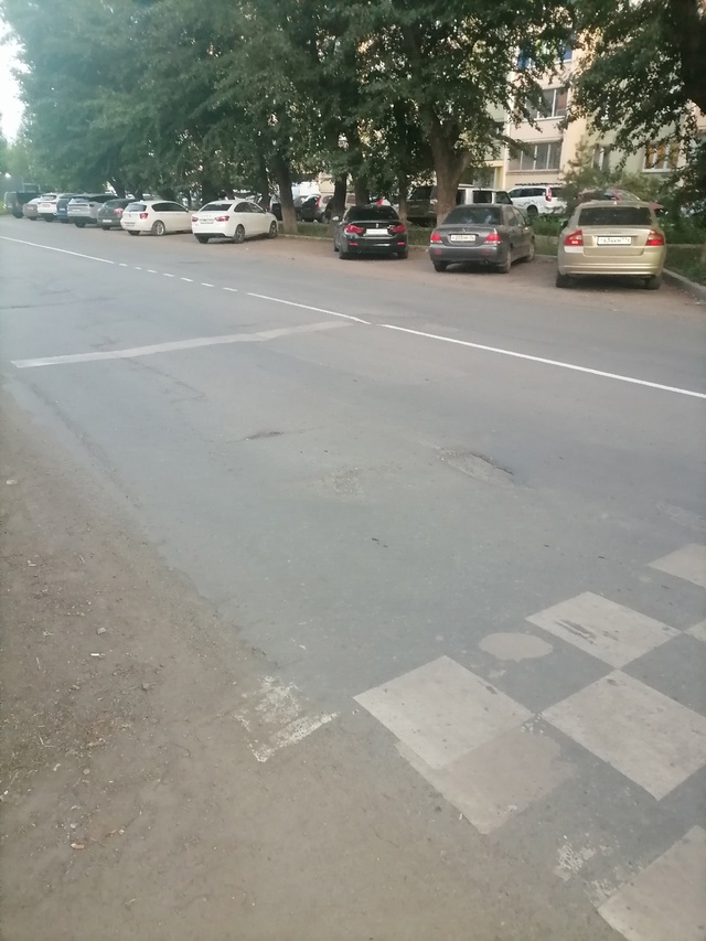 Калинина. Ерунда, что ямы... главное разметка!