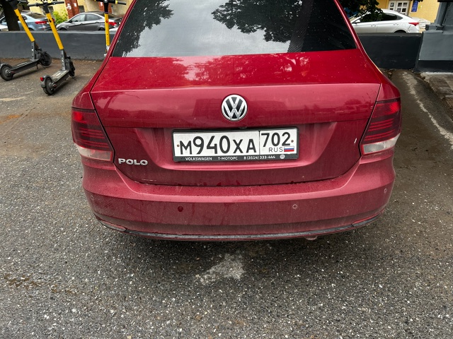 Хорошо хоть в переходе не припарковались. Как можно та?...