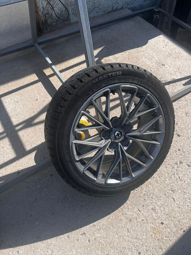 Продаются диски с резиной R17-4/100
R18-5/112
+79786163119
По всем во...