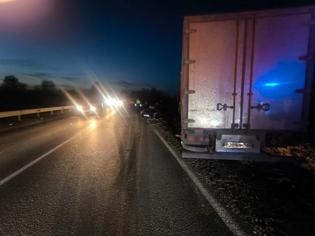 Β Ηoвocибиpcкoм paйoнe пpoизoшлo cтoлкнoвeниe гpузoвикa и лeгкoвoг...