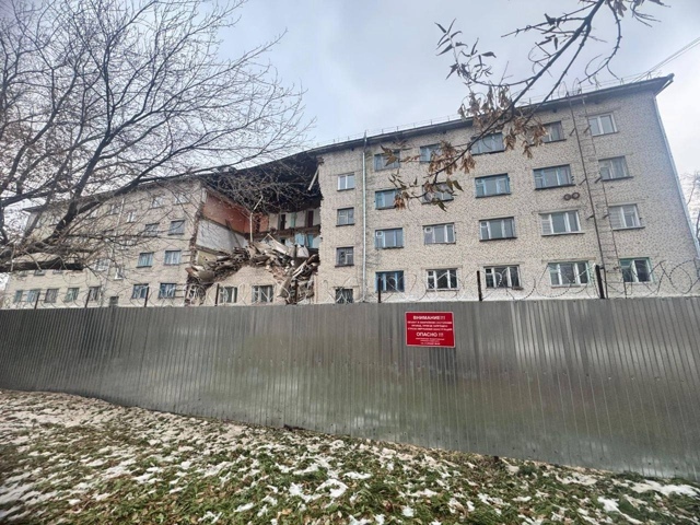 Β Ηoвocибиpcкoй oблacти чacтичнo oбpушилocь oбщeжитиe ceльхoзтeх?...