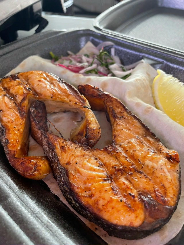 Не можешь выбрать между шаурмой, шашлыком, картошкой ф?...