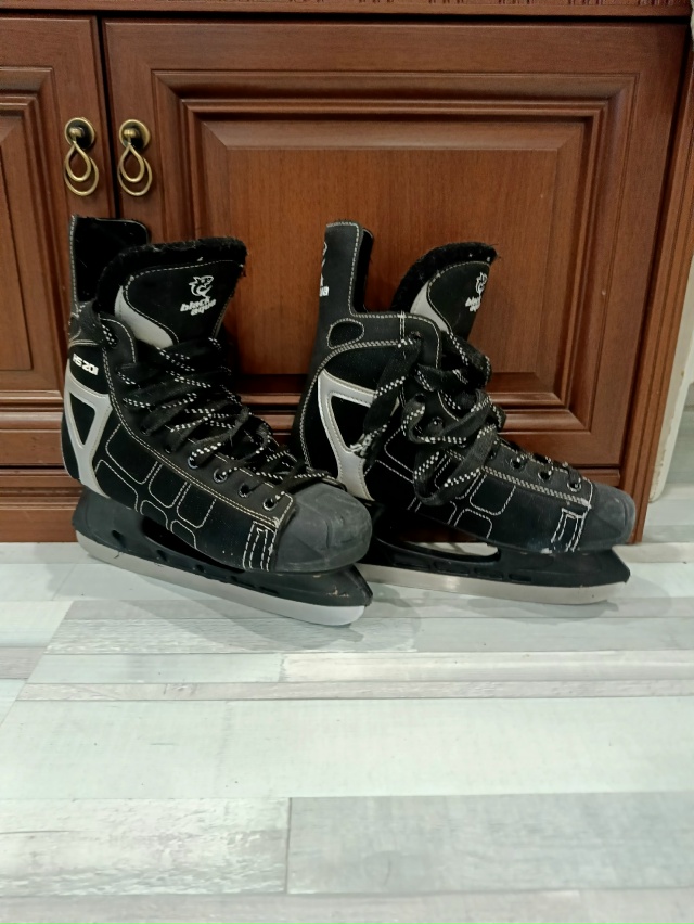 Фото 1-2. Продам раздвижные коньки размер 34-37 за 700 руб., л...