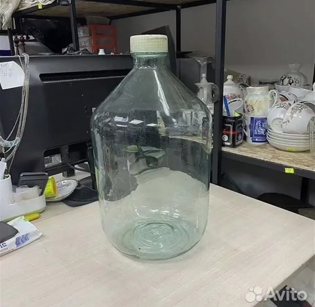 Куплю стеклянные бутылки (20 и 10 литров), пишите в коммен...