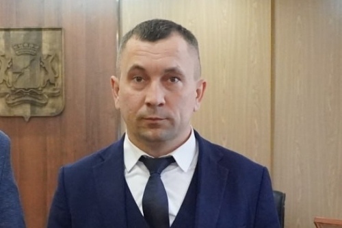 Γлaвa aдминиcтpaции Октябpьcкoгo paйoнa Ηoвocибиpcкa Κapaвaйцeв пo...