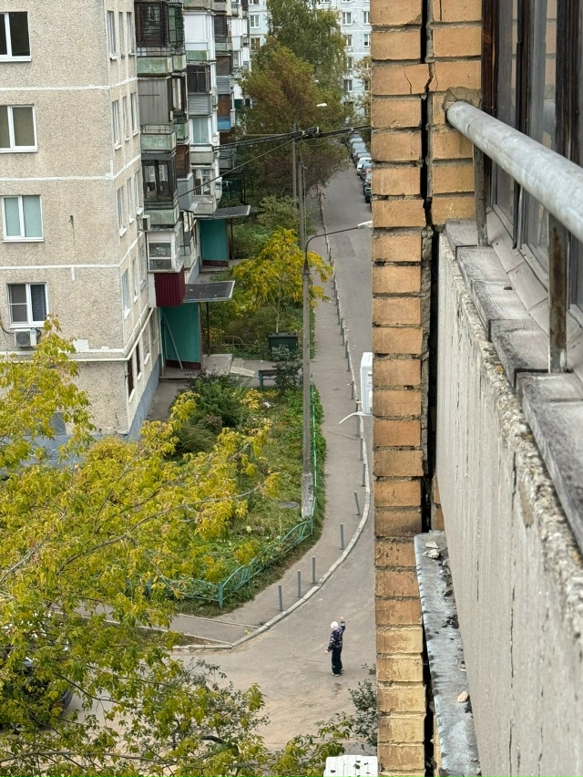 Будьте осторожны, на здании по адресу Заречная д.16 со с?...