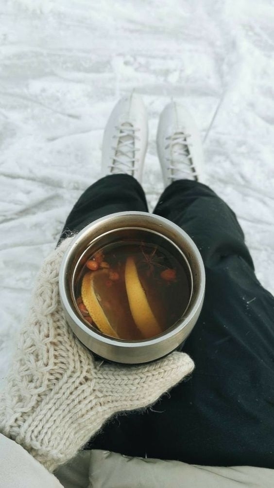 На самом деле тем и прекрасна, и неповторима наша жизнь...