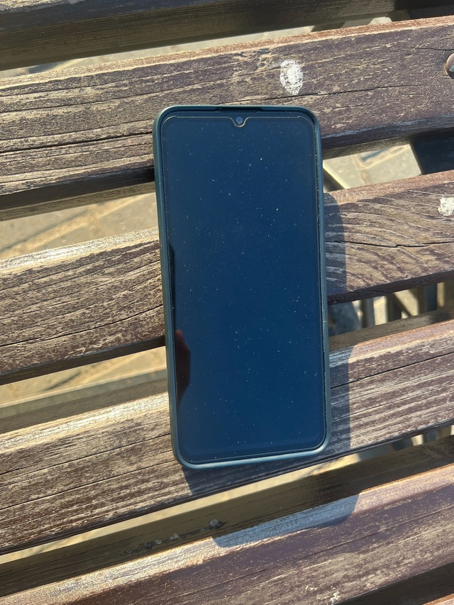 Кто потерял телефон около дкс пишите в лс