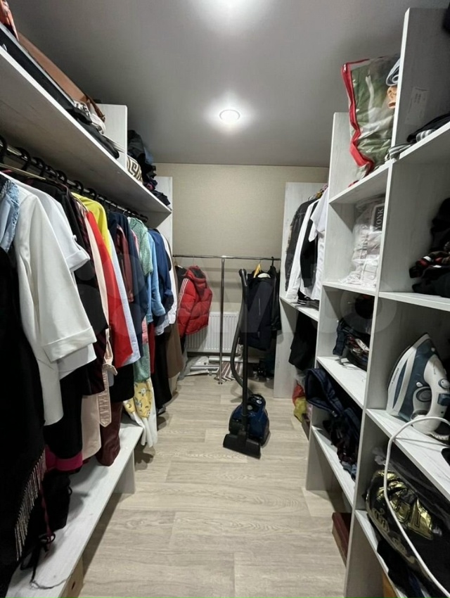 БЕЗ ДОЛГОВ !
 БЕЗ ОБРЕМЕНЕНИЙ !
 БЕЗ ДЕТСКИХ ДОЛЕЙ!
ЛЮБ?...