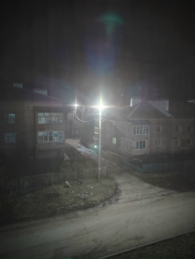 Здравствуйте, почему фанари светят прямо ко мне в окна?...