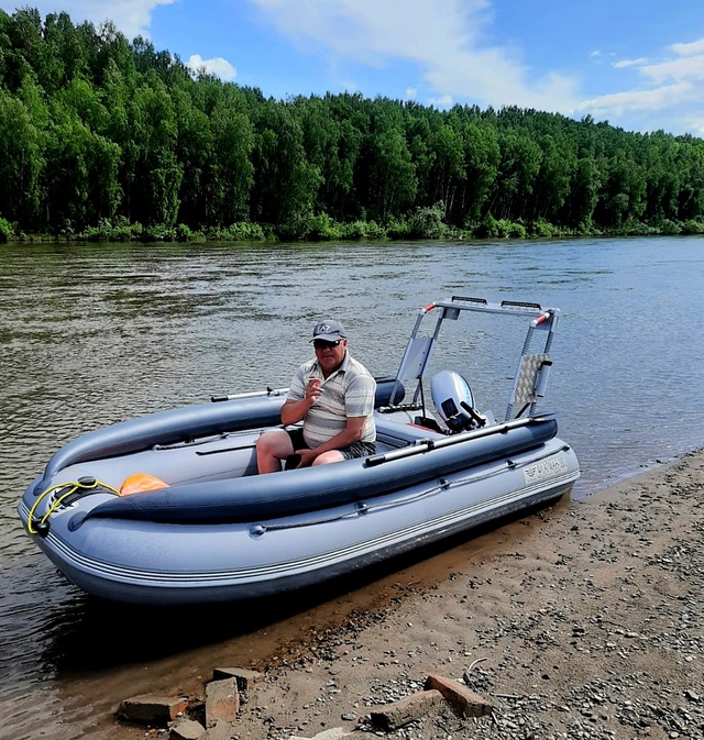 С днём рождения поздравляем , хорошего человека ?????...