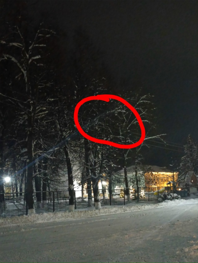 Просим принять меры, около церкви искрят провода, была ...