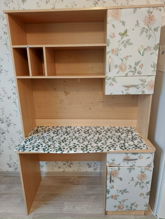 Отдам стол, самовынос с 5 этажа!!!