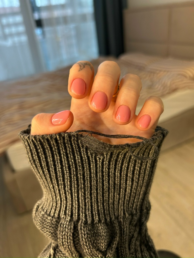 Сделала розовый маникюр 💅🏻