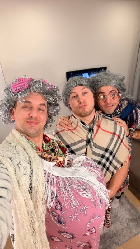 Подруги на Новогоднем корпоративе 😂