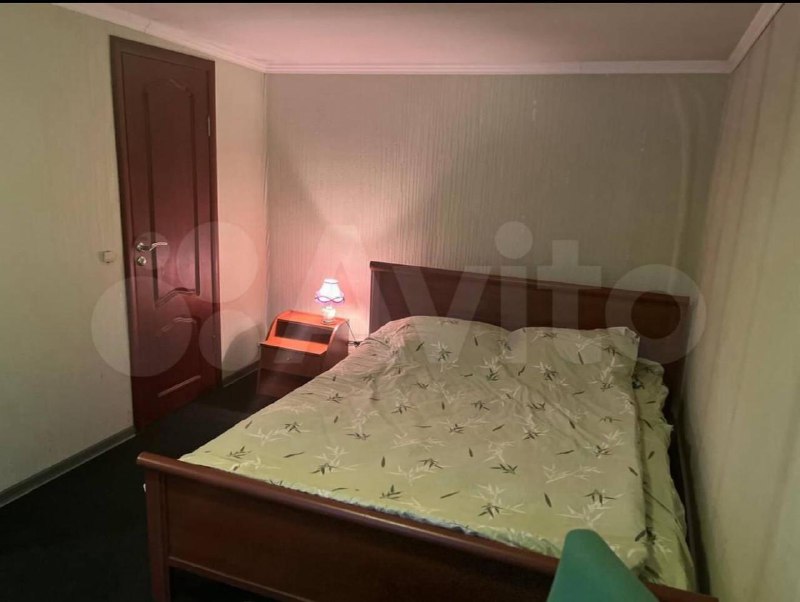 В Москве продают идеальный гараж с двумя спальнями и сауной.
Собственник заявляет, что это полноце