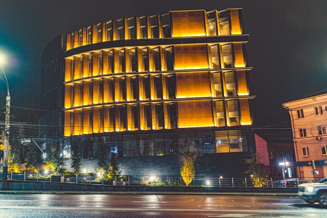 Вечерний, влажный и блестящий Воронеж🍂🌇