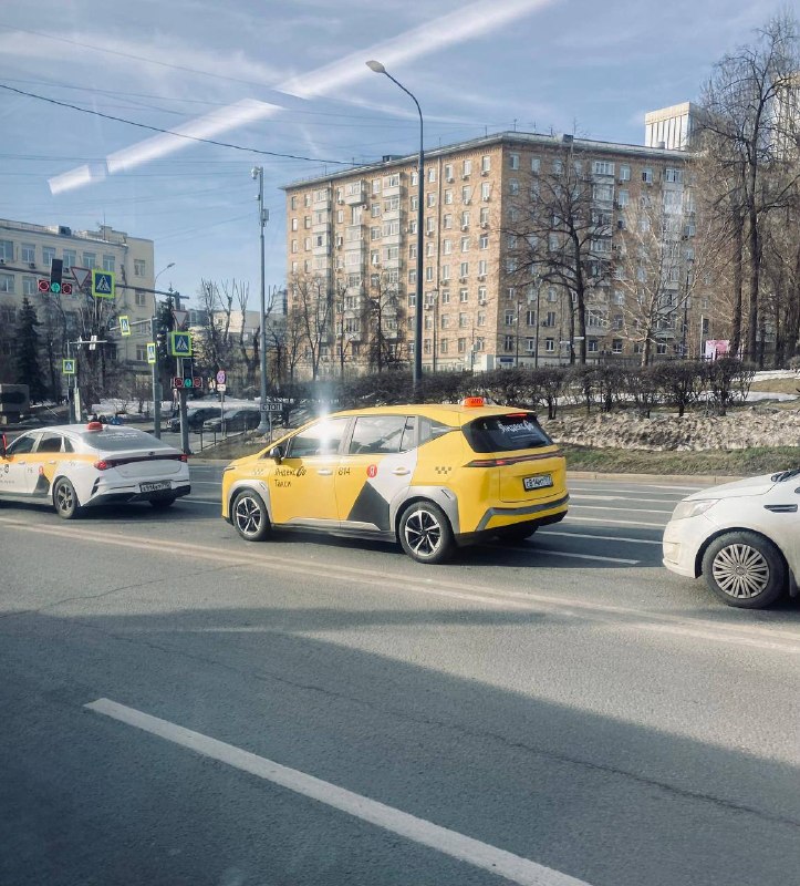 ⚡️ В Москве запустили производство нового электрокара для розничных продаж и использования в такси