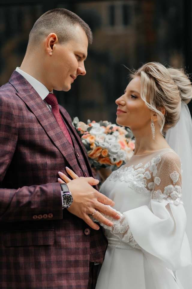 Девочки, а у вас было такое, что свадьба прошла, а вы ее ?...