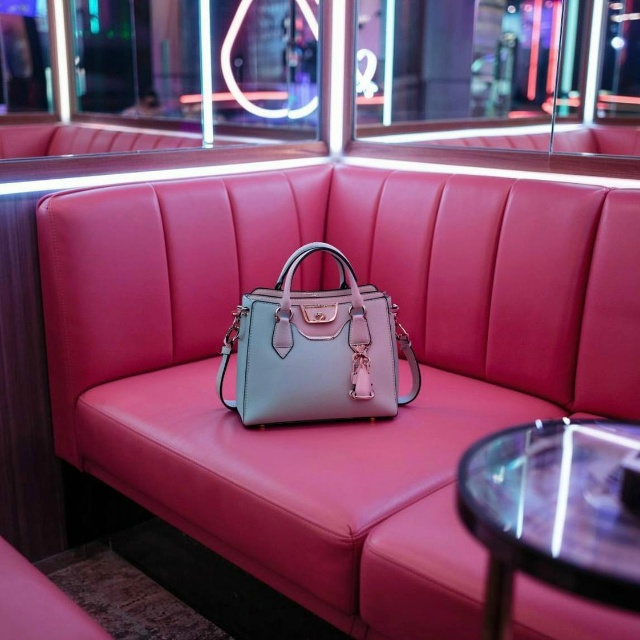 «Отвернулась на минуту»: в Адлере двое туристов обокра...