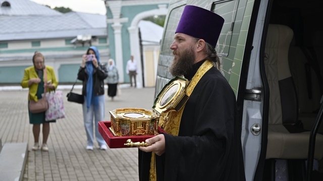 В Смоленск доставлен ковчег с мощами святителя Тихона,...