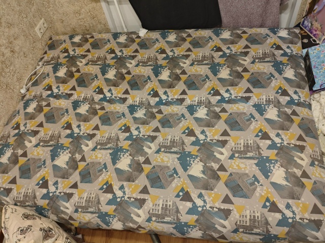 Отдам диван. САМОВЫВОЗ Нестерово
Конструкция крепкая, ...