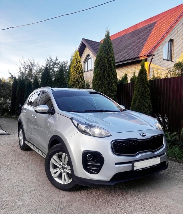 Продажа Kia Sportage 2016 автомат 2.0 149лс передний привод, бенз?...
