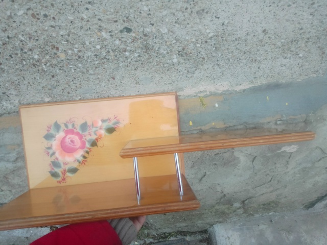 Здравствуйте, может кому надо полку из СССР, отдам за л?...