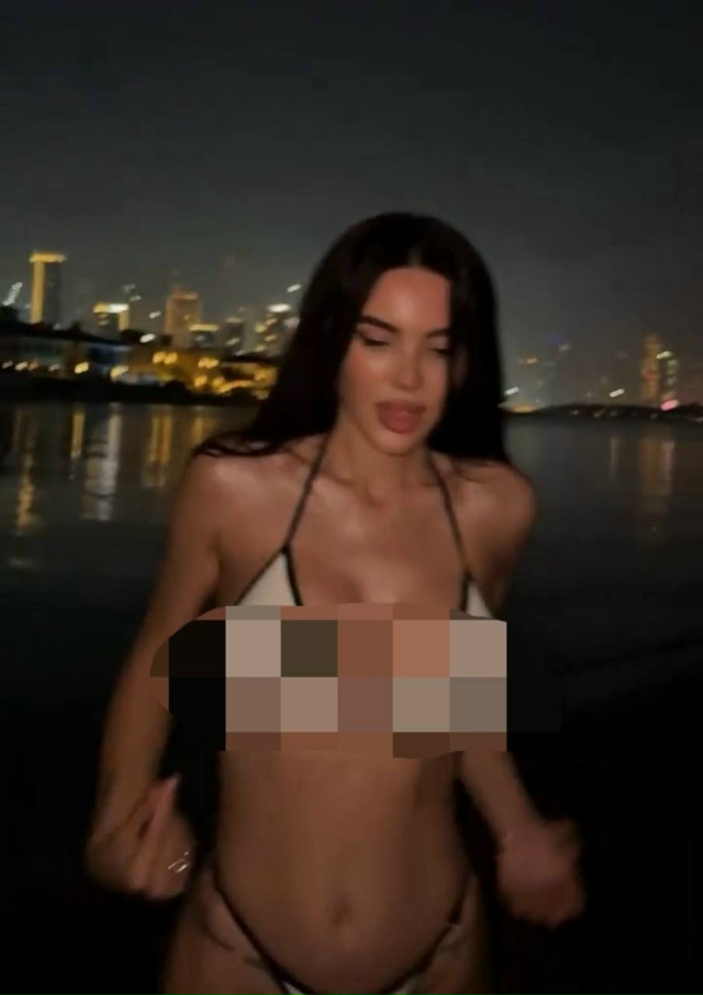 Оксана Самойлова оказалась в неловкой во время прямой ...