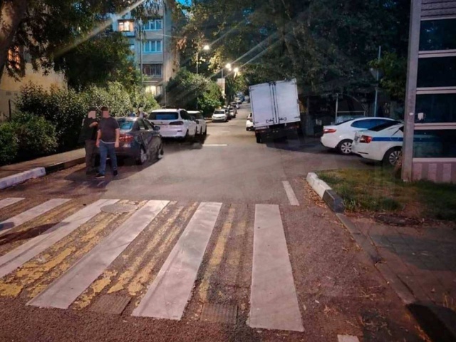 В Сочи мопед сбил шестилетнюю девочку
Ребенок выбежал...
