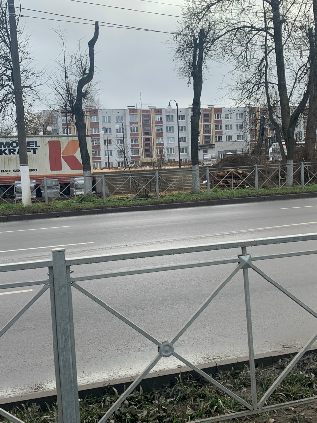 Просьба в этом парке сделать пандус для колясок. Спаси?...