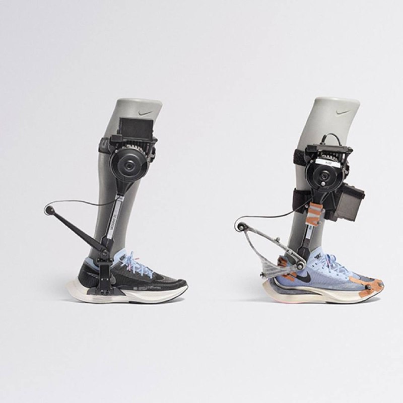 Nike показали прототип кроссовок с экзоскелетом на электроприводе.
Модель под названием Project Amp