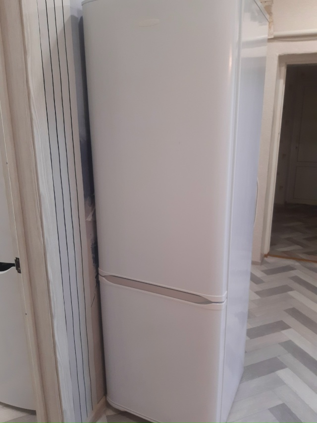 Продам холодильник, тел. 89228158287