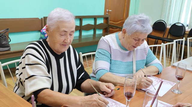 МАСТЕР-КЛАСС ПО ВИННОЙ ГРИЗАЙЛИ
В музее побывали удив...