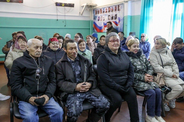 Почта, МФЦ и высокие цены: что волнует жителей Усть-Кар?...