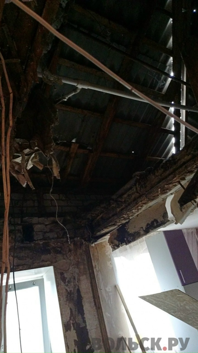 💬 В Вольском районе при ремонте квартиры обвалился по...