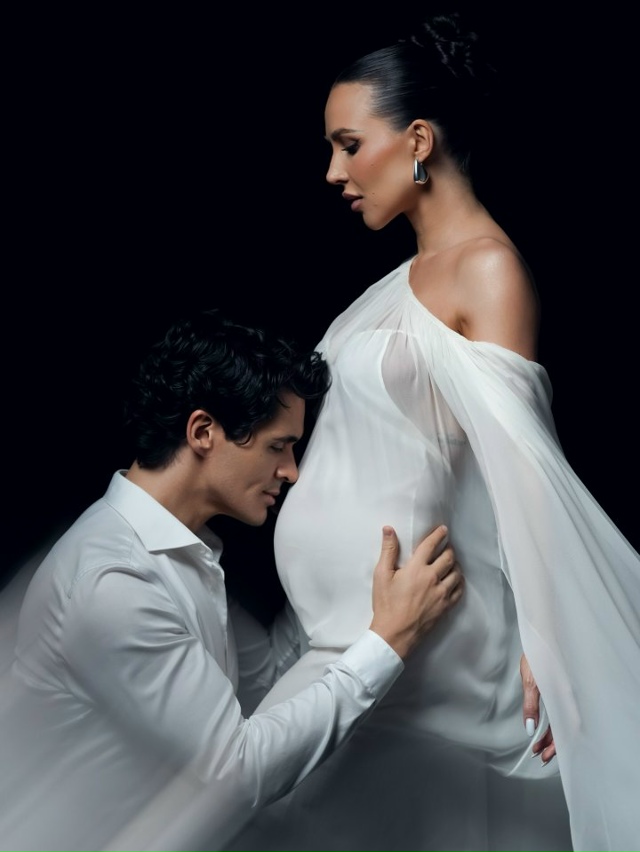 Отец будущего ребёнка Лерчека Луис Сквиччиарини подел...