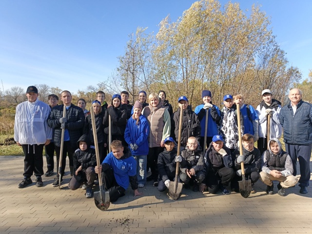 В Копейске снова ожила Аллея Героев ?✨
После весенне...