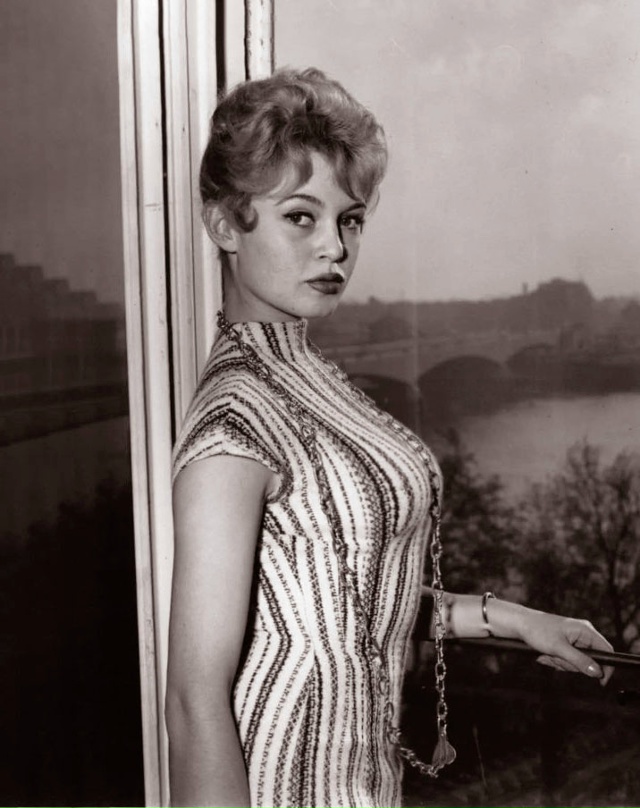 Бpижит Бapдο нa cъёмκax фильмa 