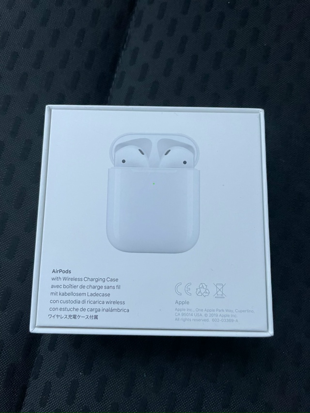 AirPods 2. Новые. 4 000₽ вопросы в личку.