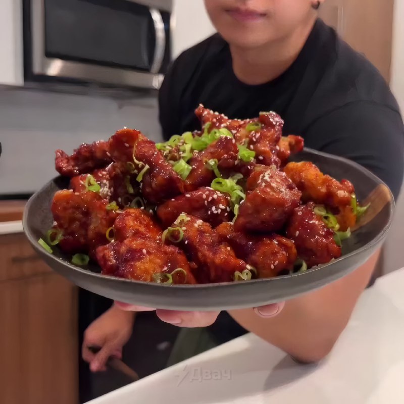 В соцсетях жёстко хайпит рецепт сочной курицы по-корейски в пикантном соусе — пользователи пишут, чт