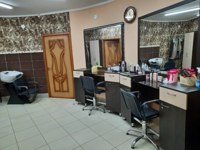 Предлагаем в аренду салон красоты в жилом доме на перв?...