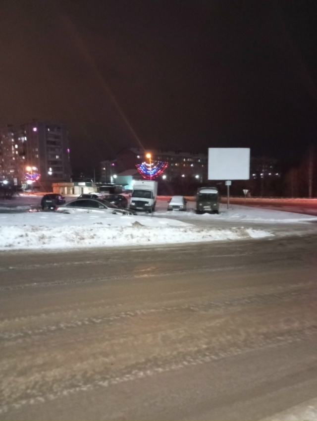 Доброго вечера всем!
Кто за то чтоб обновили эти фонари...