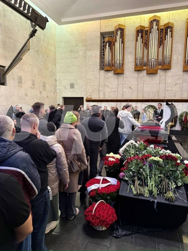 В Москве прошло прощальное мероприятия с актёром Рома?...