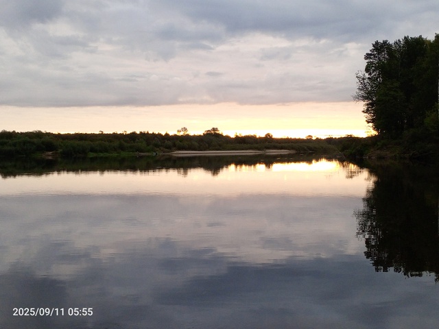 Первый луч
Я встану утром на угоре -
Там первый луч про?...