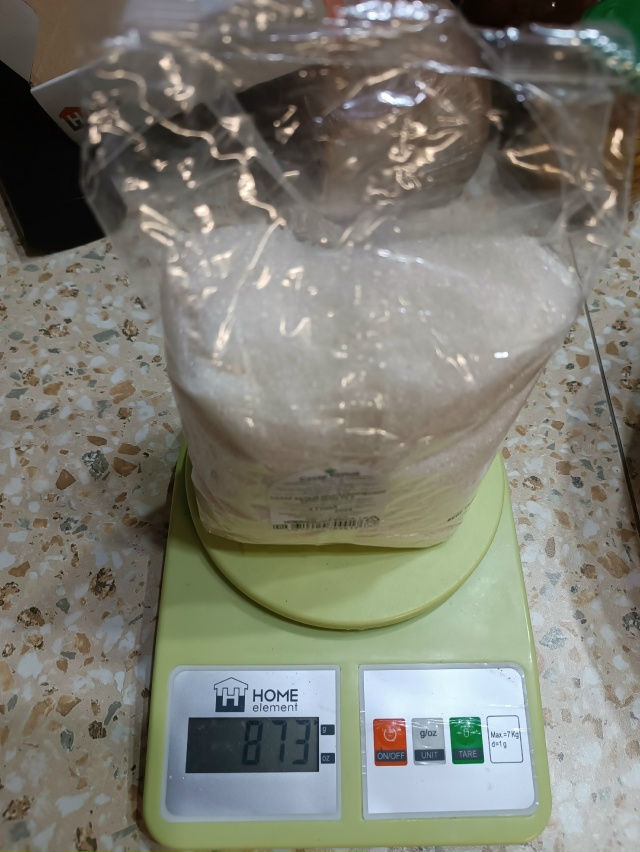 Вот такой сахар продают в Магните большом на Московско...