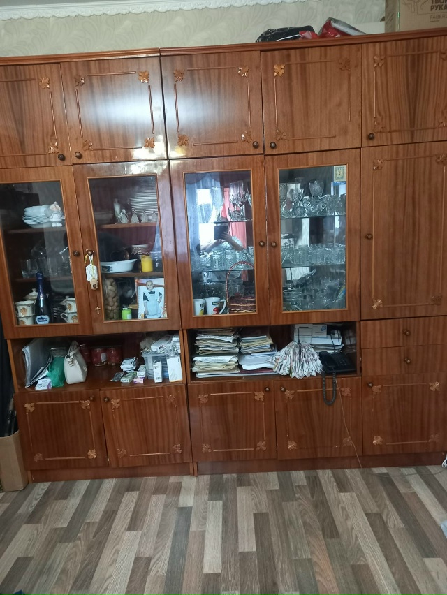 Отдам стенку и шкаф СССР. Бесплатно. Самовывоз.
Садова?...