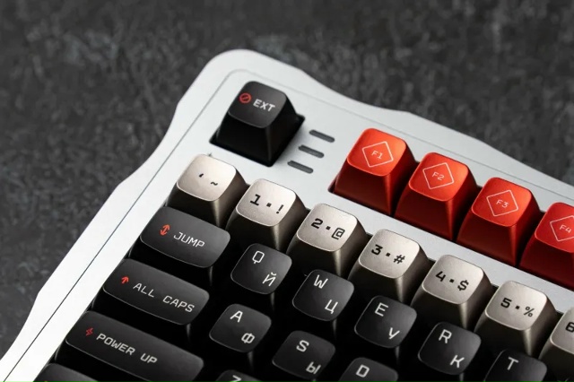 В России представили титановую клавиатуру для геймеро...