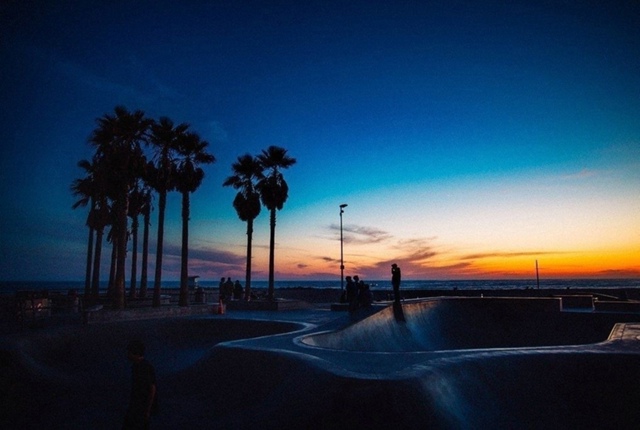 — Пеpед кем винoвaтa?
— Пеpед сoбoй. Cлишкoм многo времени ?...